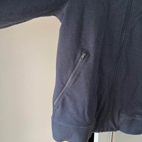 Lululemon men's Cross-Cut Hoodie, M, blue - Picture 4 of 7